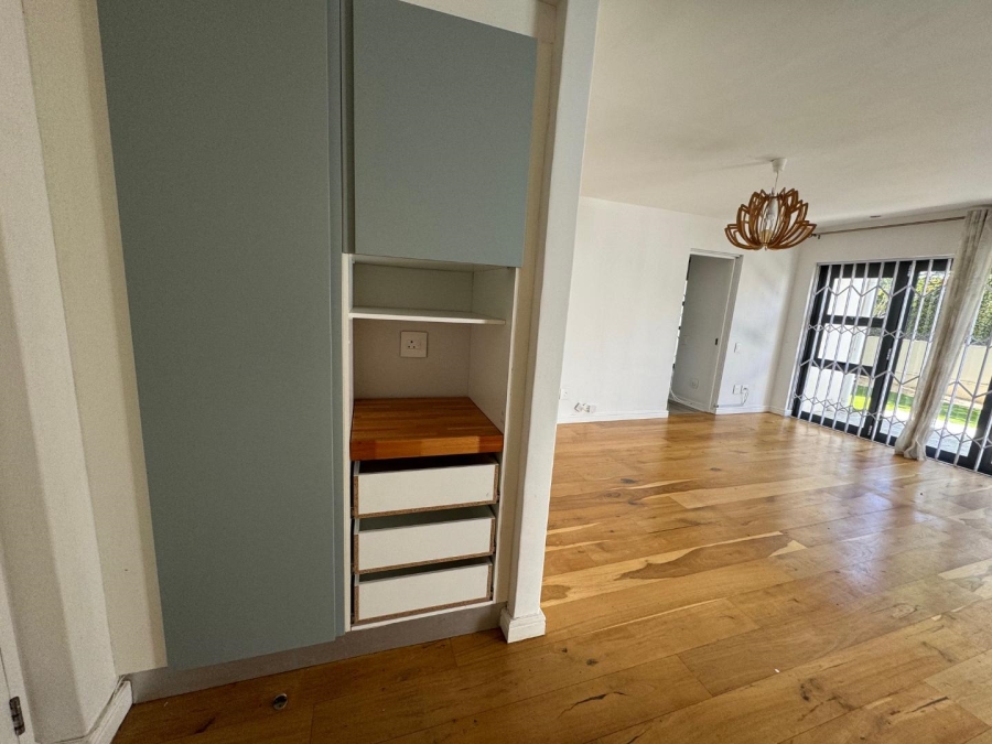 To Let 2 Bedroom Property for Rent in Vredehoek Western Cape